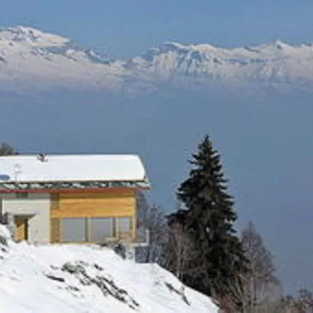 A Luxurious 12 Person Chalet With Superb View