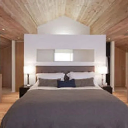 A Luxurious 12 Person Chalet With Superb View